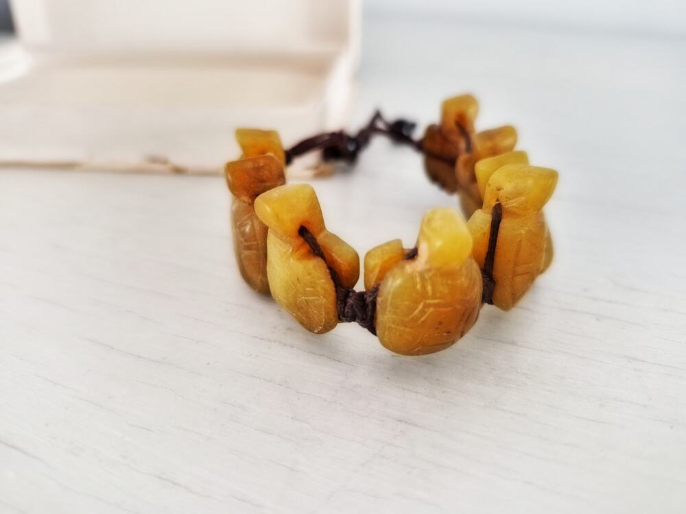 Vintage Yellow Jade Seated Buddha Figure Adjustable Bracelet